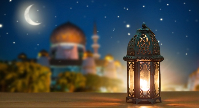 Жума жана ишемби күндөрү каза орозо кармаса болобу?